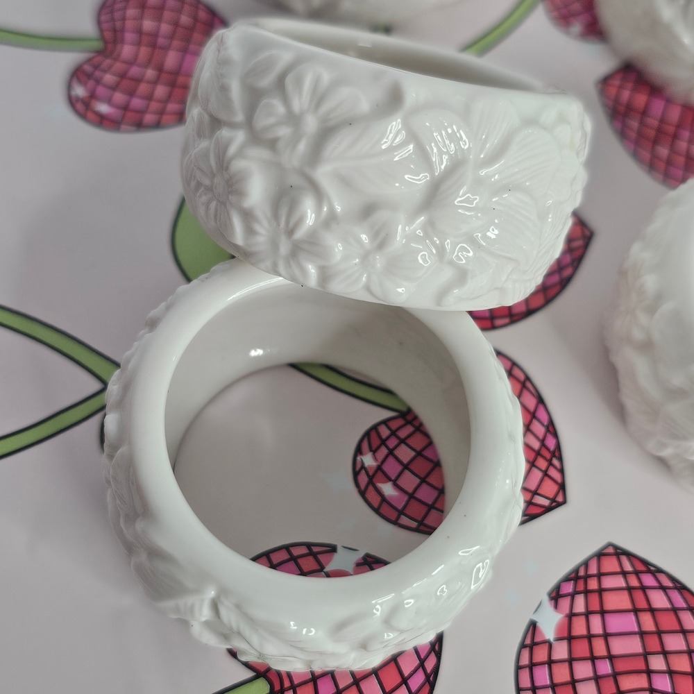 Vintage White Ceramic Floral Napkin Rings Set of 5 Table Decor Cottage Core‎ - Picture 3 of 4